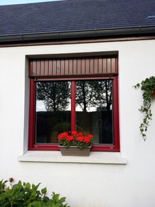 Fenêtre aluminium FPEE rouge RAL 3004