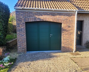 Porte de garage battante aluminium SIB coloris vert 6005